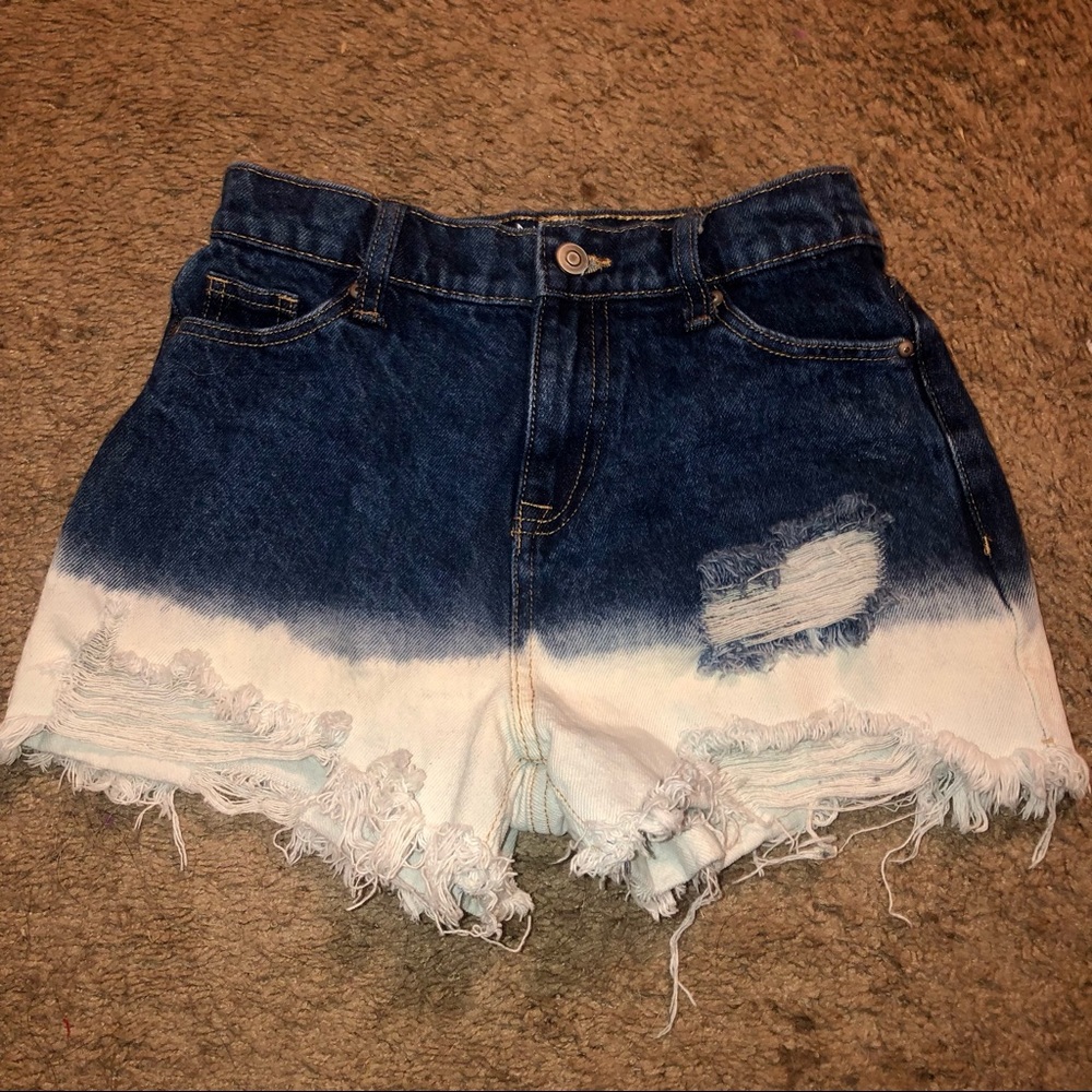 High-waisted washed out jean shorts